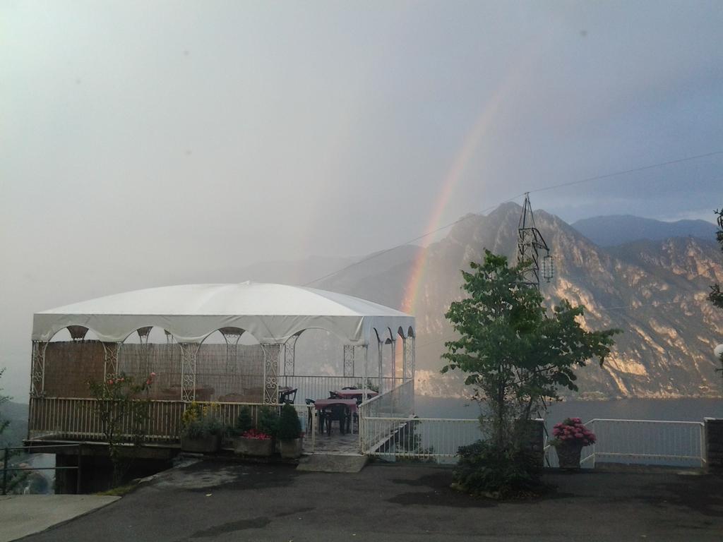 Hotel Poggio D'Oro Riva di Solto Εξωτερικό φωτογραφία