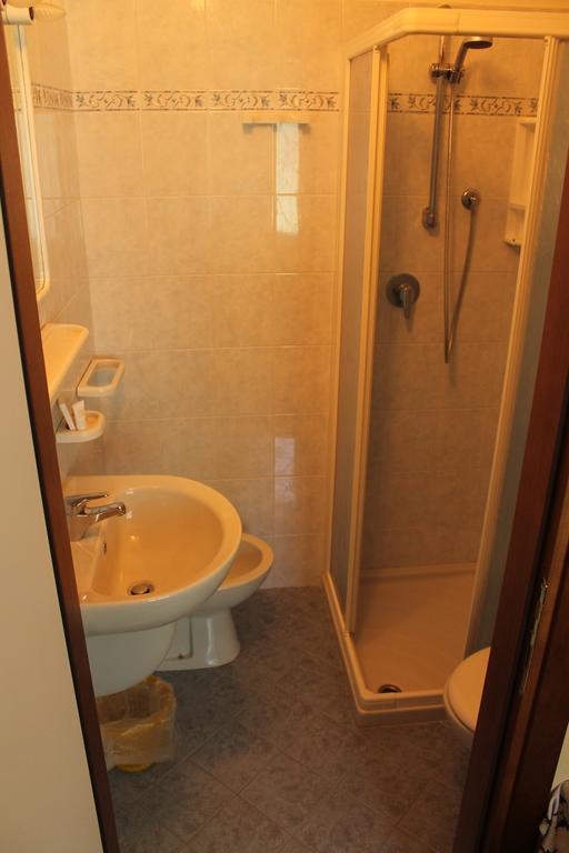Hotel Poggio D'Oro Riva di Solto Εξωτερικό φωτογραφία